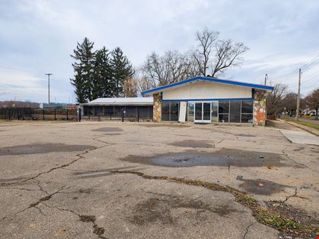 Commercial space at 4916 S Cedar St in Lansing
