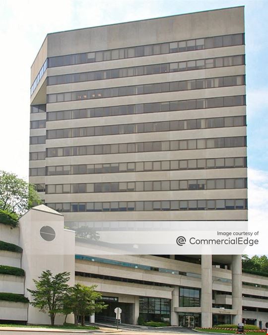 3 Stamford Plaza