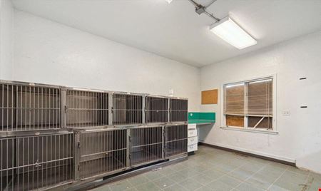 Former Veterinary Clinic on Larch and Saginaw Lansing