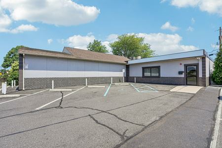 Office space for Sale at 1005 Green Ln in Levittown
