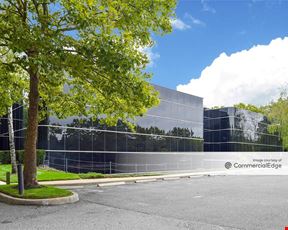 Airport Corporate Center - 640 Johnson Avenue