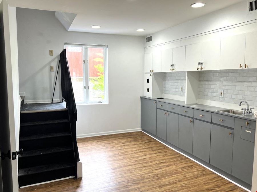 733 Montgomery Ave