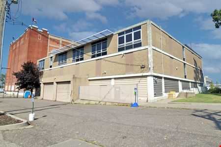 2000 Howard St