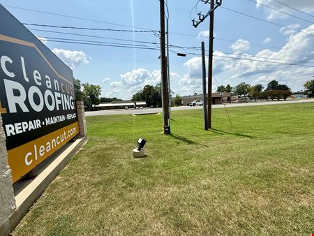 1907 E US Hwy 80