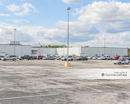 Industrial space for Rent at 4627 JP Hall Blvd - Truck Maintenance in Green Cove Springs