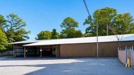 La Fuente Plaza - Outdoor Storage