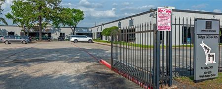 Office space for Rent at 301-305 Wells Fargo Dr in Houston