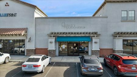 Fargo Crossing Shopping Center: Prime Retail/Office Spaces