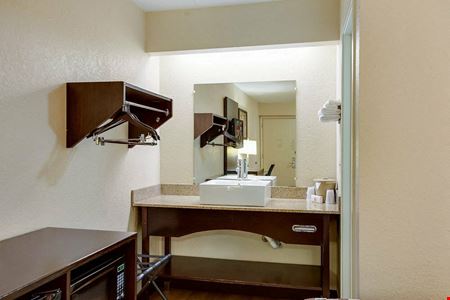 Red Roof Inn