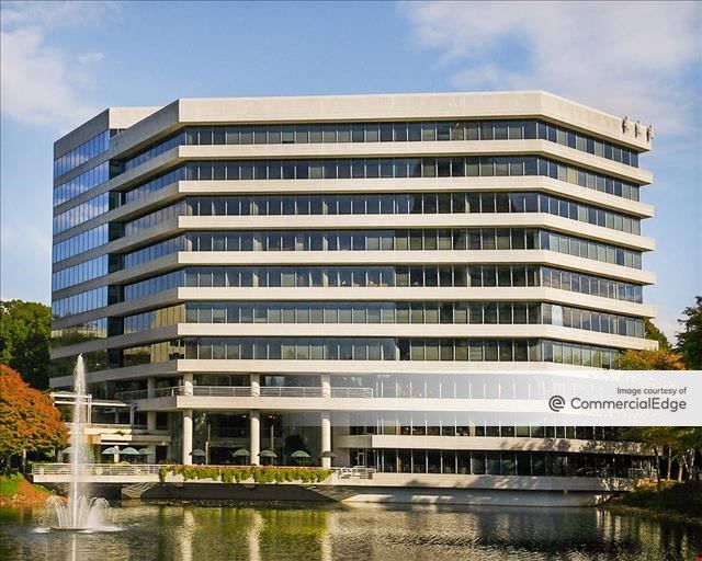 One Lakeside Commons