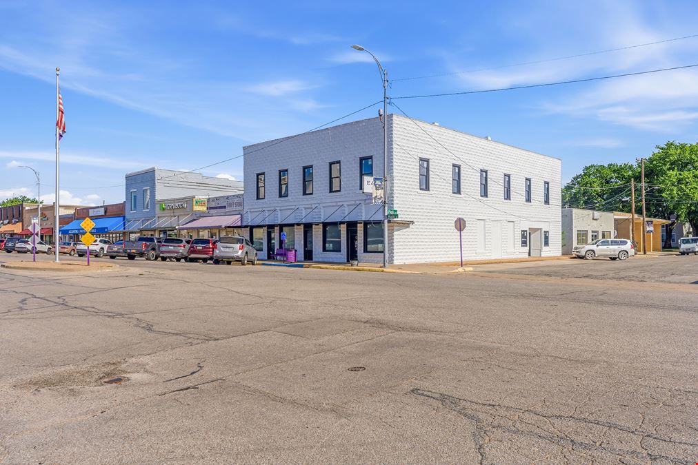 Auction - Multi-Tenant Retail Building With Apartments