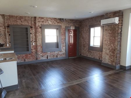 100 Askew Ave