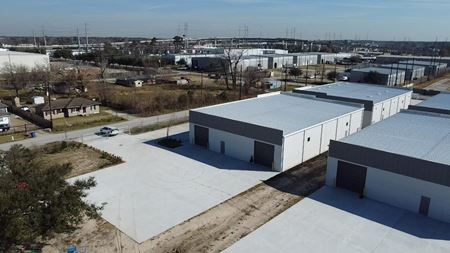 Industrial space for Rent at 5708 McCracken Road in Houston