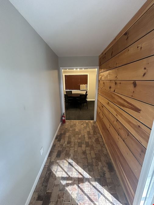 1401 Thompson Cir