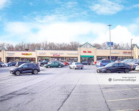 Retail space for Rent at Middlesex Shopping Center in Essex