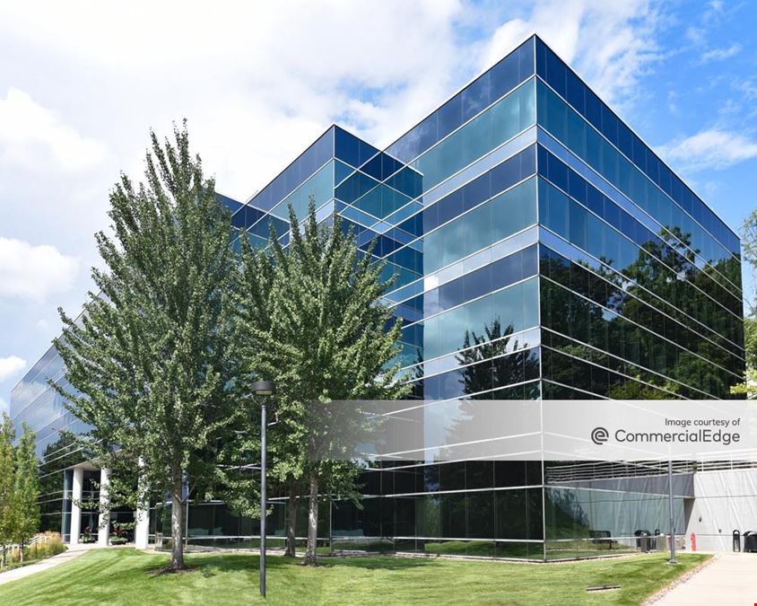 12 Corporate Woods