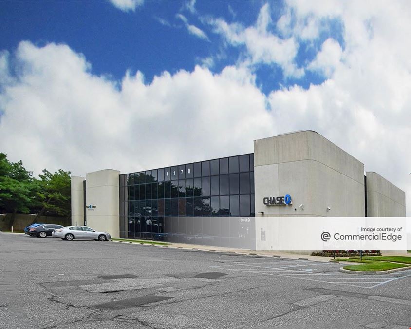 Airport Corporate Center - 4170 Veterans Memorial Hwy