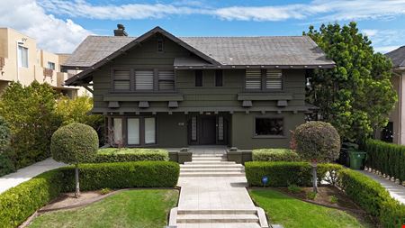 658 S Bronson Ave