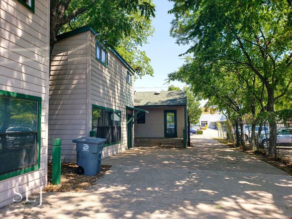 Oak Lawn Office Building