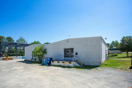 FLEXIBLE INDUSTRIAL SUBLEASE WITH OFFICE & WAREHOUSE SPACE NEAR I-64
