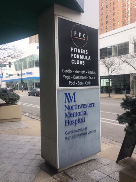 1030 N Clark St, Chicago, IL 60610