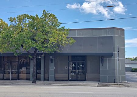 Retail space for Rent at Retail Showroom with Signage in WPB in West Palm Beach