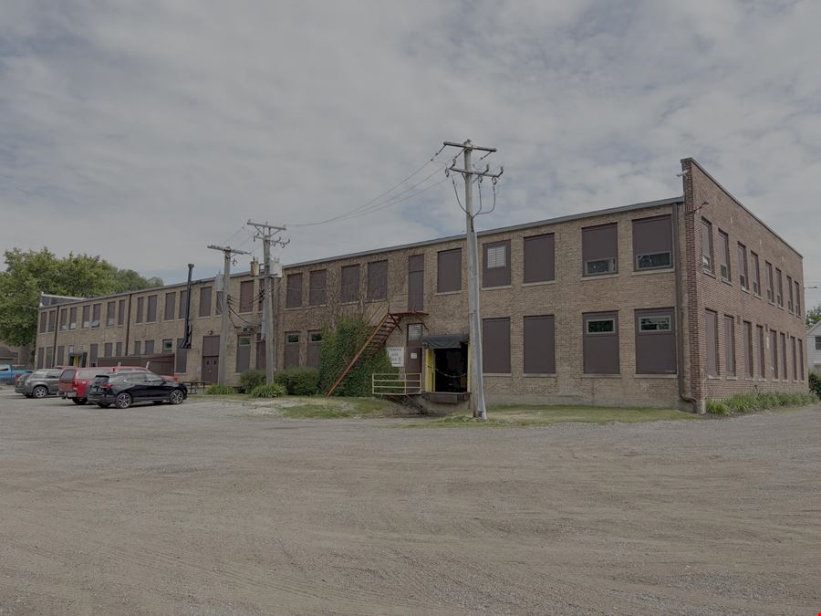 32,932 SF Industrial Building for Sale/Lease