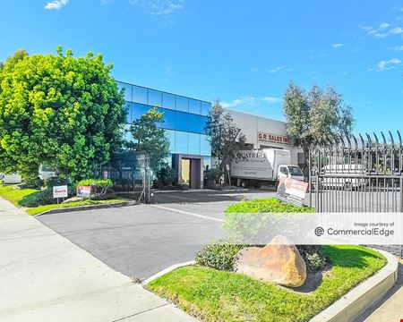 Industrial space for Rent at Century Business Park in Paramount