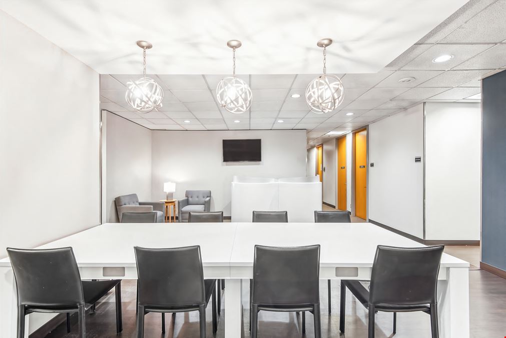 Regus - Town Center