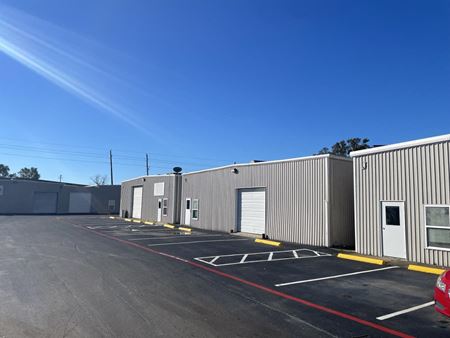 Retail space for Rent at 9103 Cypress Creek  in Houston