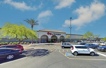 Retail space for Rent at Lakeside Plaza in Phoenix