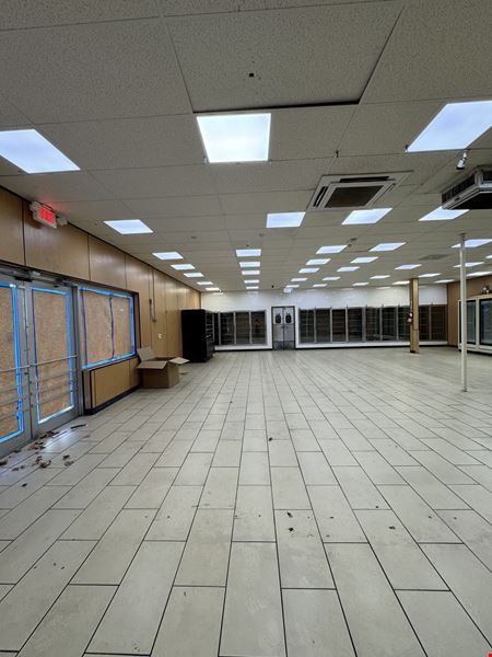 2458 Delaware Ave - 2,814+/- SF Retail Space