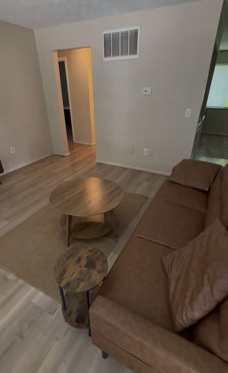 2803 Lansing Dr