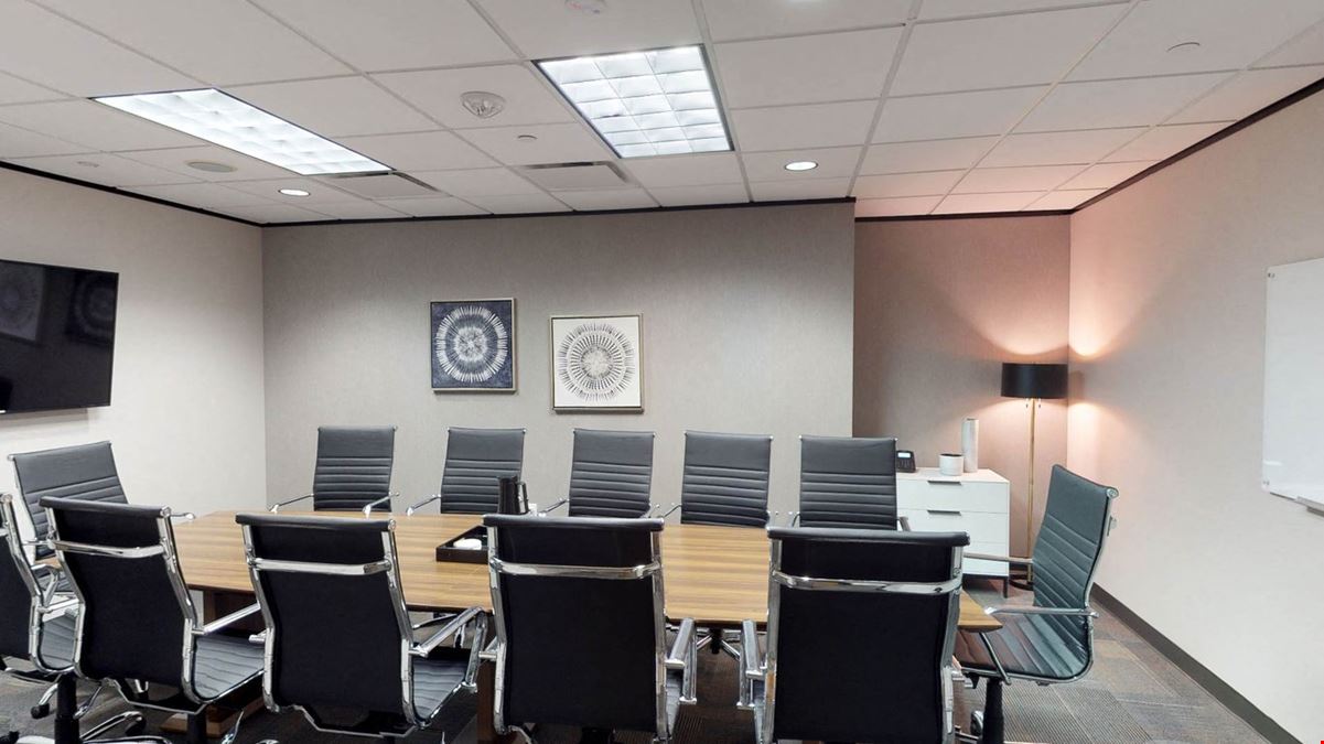 Executive Workspace - Lakeline