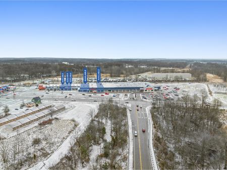 Retail space for Rent at Jamestown Village Plaza in Warren
