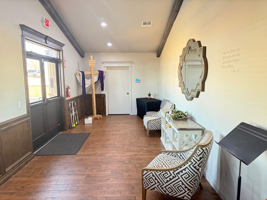 450 E Main St
