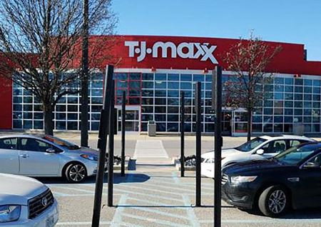 Retail space for Rent at Country Club Mall in Cumberland