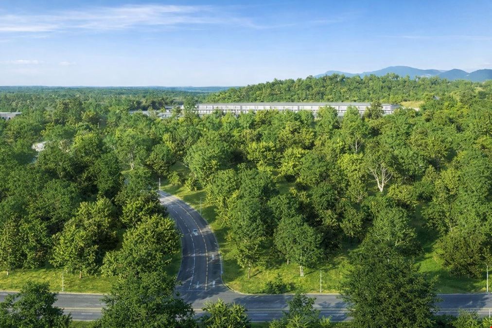 Outstanding Accessibility / Visibility - Immediate Interstate Access
