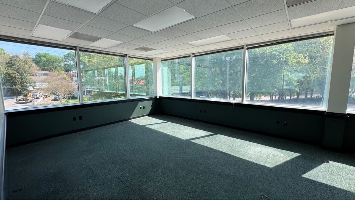 790 Pershing Rd