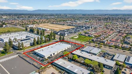 High Quality Office/Warehouse Space in Northeast Fresno, CA