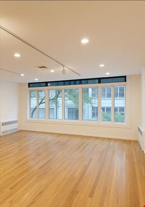 9 E 53rd St -Entire 3rd Floor