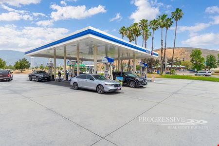 ARCO Gas with AM/PM C-Store with Real Estate