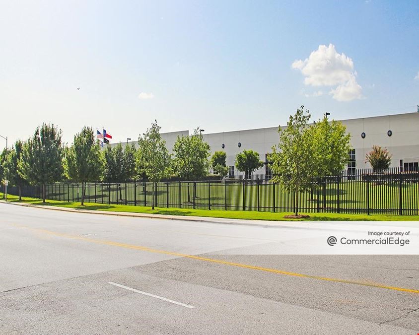 7600 Metropolis Drive