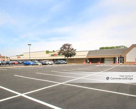 Retail space for Rent at Putnam Place Shopping Center in Hamden
