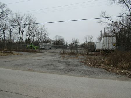 VacantLand space for Rent at Tractor/Trailer Storage in Country Club Hills