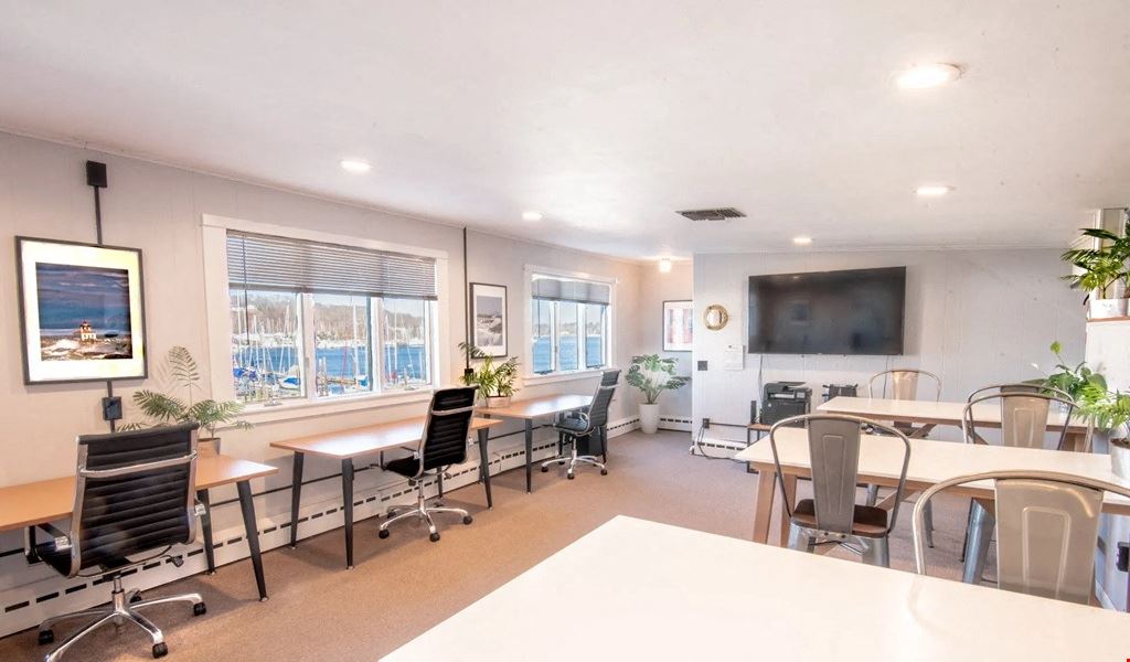 Modern Office Space Long Island - New York Avenue