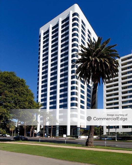 100 Wilshire Blvd.