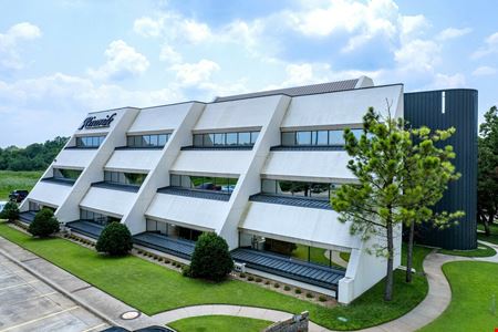 Office space for Rent at Riverside Center in Norman