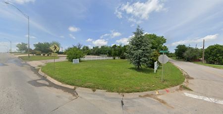 Commercial space at 307 SW Lee Blvd in Lawton