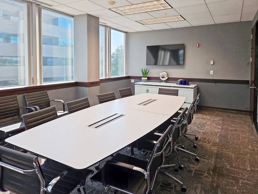 Regus - Cedar Rapids - N River Blvd